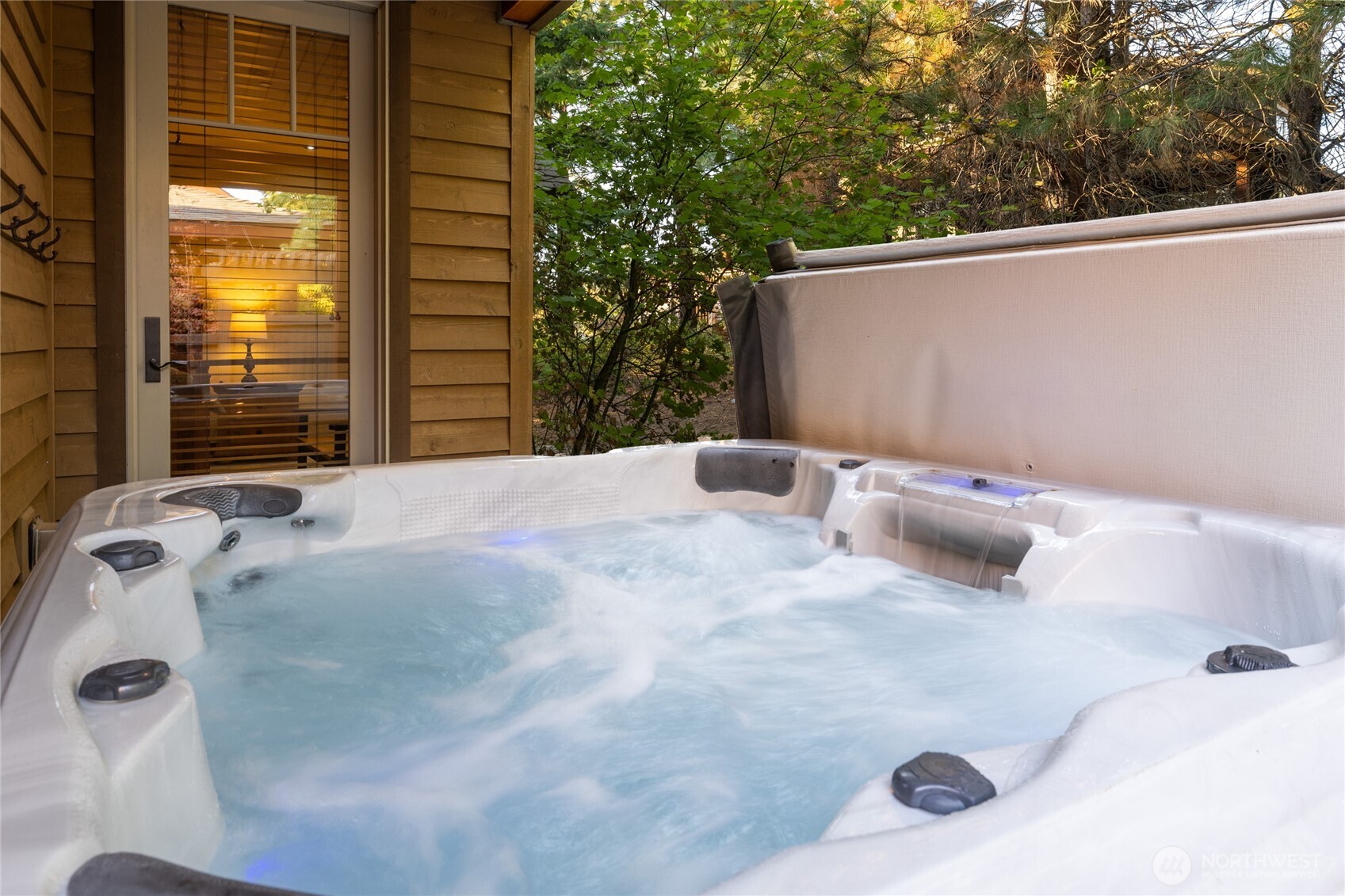 223 Cake Cle Elum, WA 98922 - Photo 19 of 33 a view of a tub