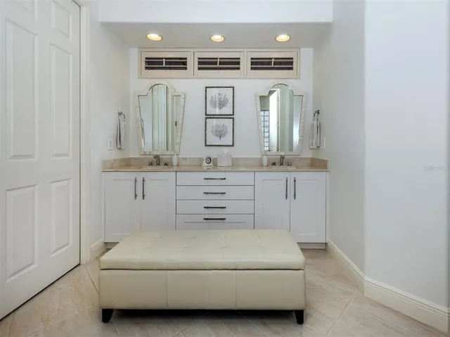 $1,200,000 | 300 Stone Briar Creek Drive, Venice, FL 34292