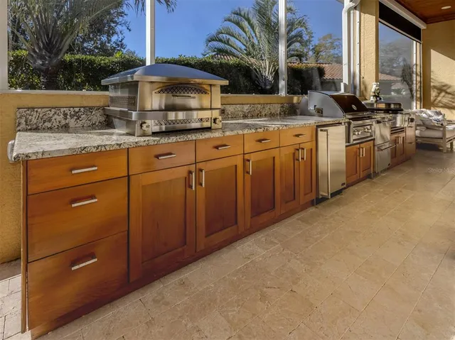 $1,200,000 | 300 Stone Briar Creek Drive, Venice, FL 34292