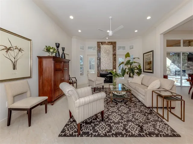 $1,200,000 | 300 Stone Briar Creek Drive, Venice, FL 34292