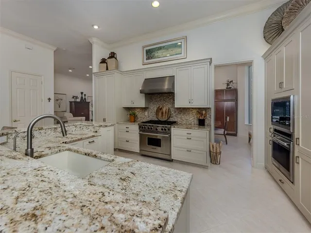 $1,200,000 | 300 Stone Briar Creek Drive, Venice, FL 34292