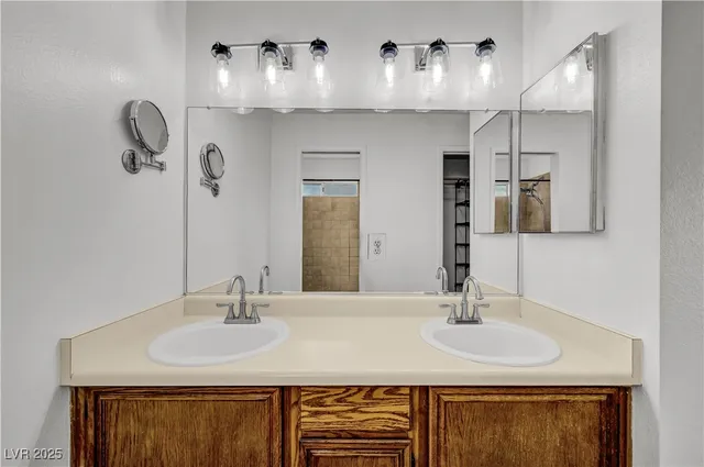 $350,000 | 2720 Cathedral Lane, Las Vegas, NV 89108