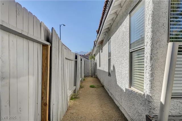 $350,000 | 2720 Cathedral Lane, Las Vegas, NV 89108