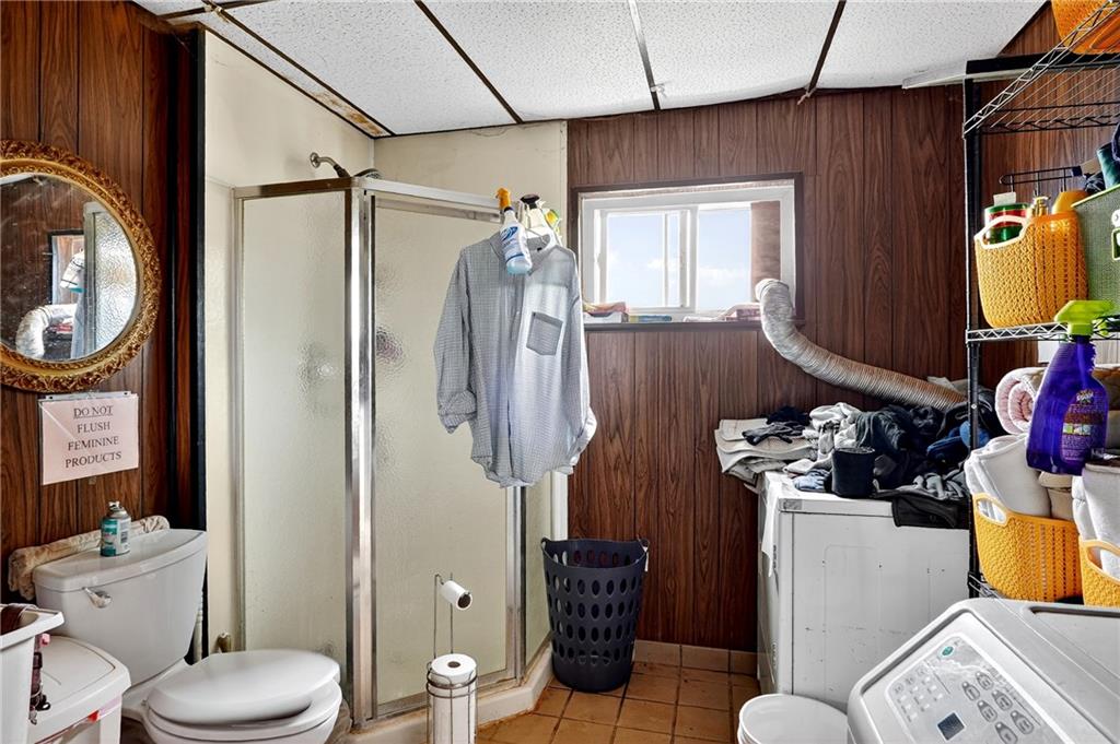 332 Overbrook Road Valencia, PA 16059 - Photo 28 of 50 a bathroom with a sink toilet and shower