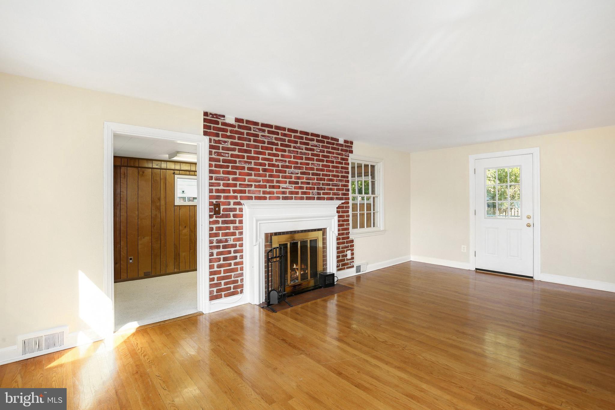 2005 Dennis Avenue Silver Spring, MD 20902 - Photo 3 of 30 Gallery Image 3