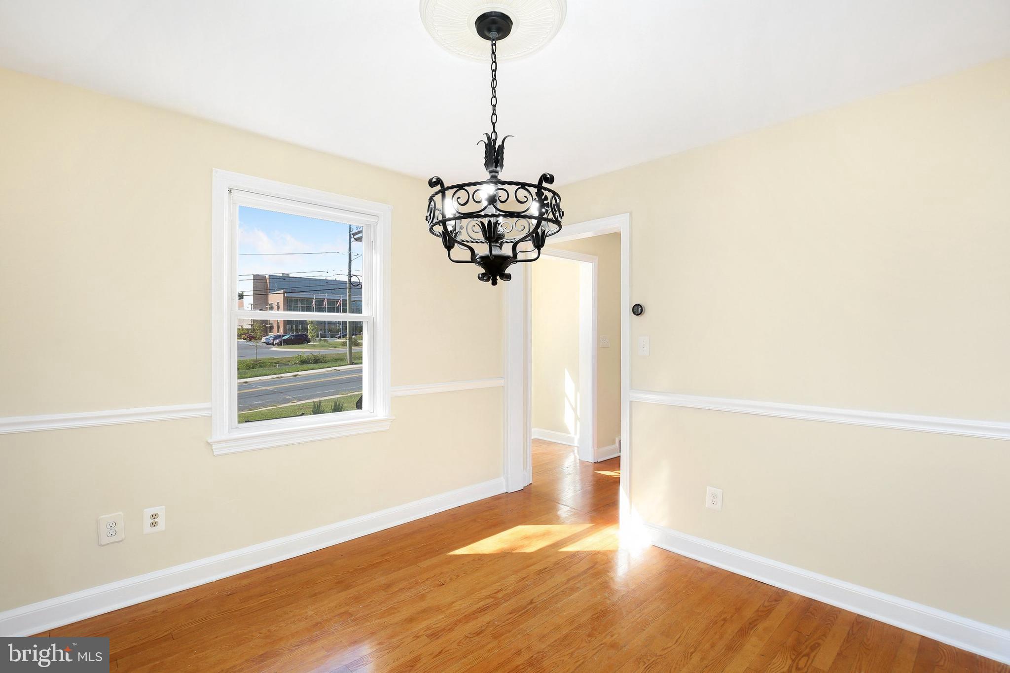 2005 Dennis Avenue Silver Spring, MD 20902 - Photo 4 of 30 Gallery Image 4