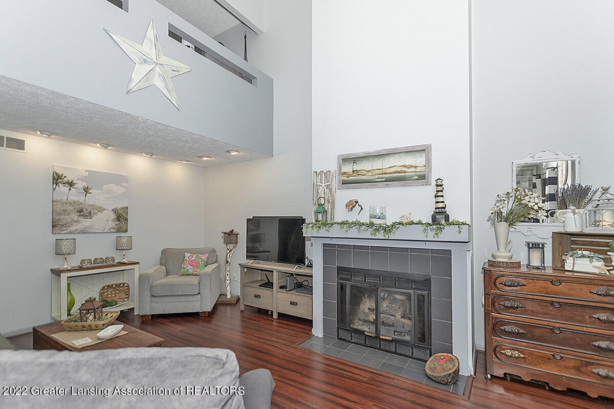 121 East Jolly Road, Unit D1 Lansing, MI 48910 - Photo 5 of 24 05