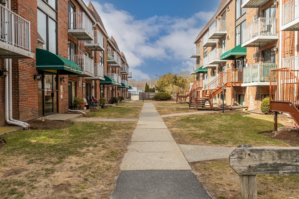 1186 Worcester Road, Unit 521 Framingham, MA 01702 - Photo 15 of 16