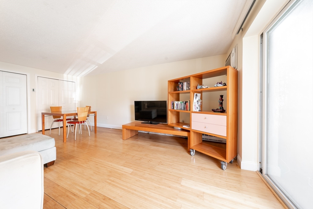 1186 Worcester Road, Unit 521 Framingham, MA 01702 - Photo 5 of 16