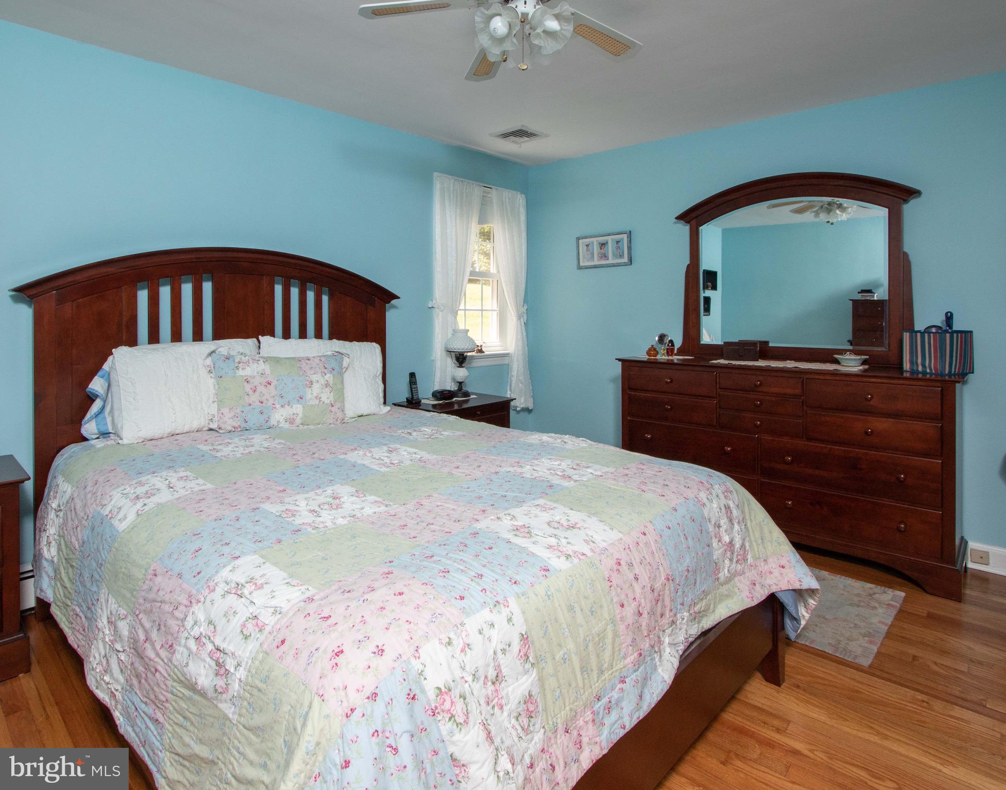 29 Marian Road Phoenixville, PA 19460 - Photo 14 of 32 Master bedroom