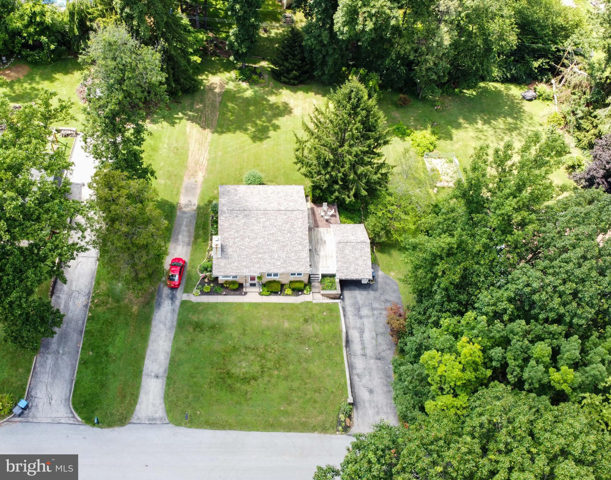 29 Marian Road Phoenixville, PA 19460 - Photo 28 of 32 double driveway 1/2 acre lot
