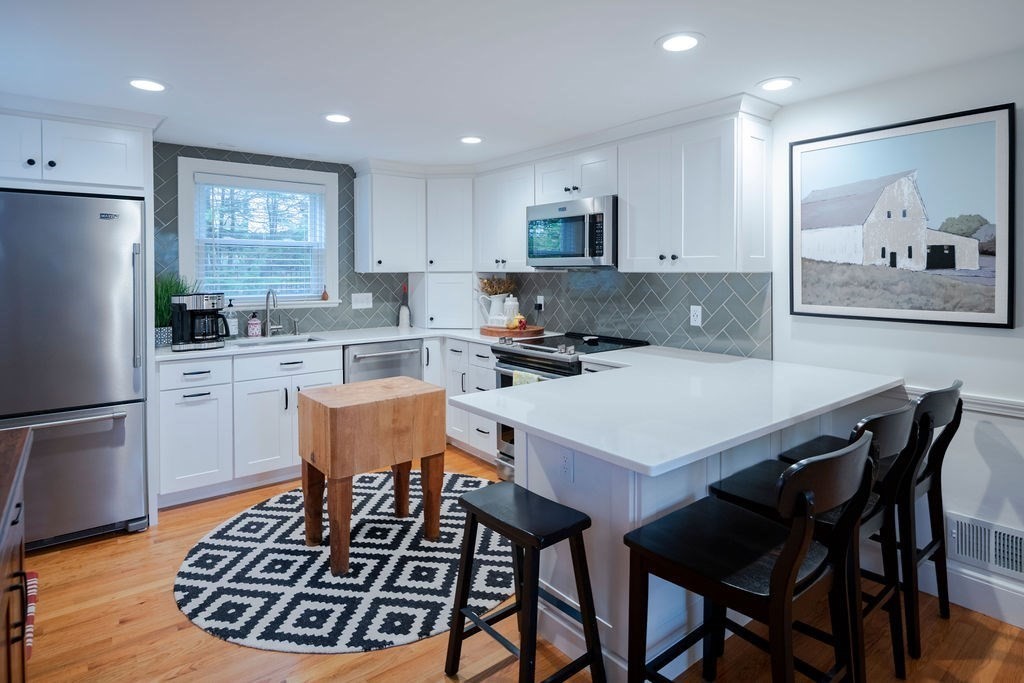 6 Ledgewood Road Boston, MA 02132 - Photo 4 of 22 Gallery Image 4