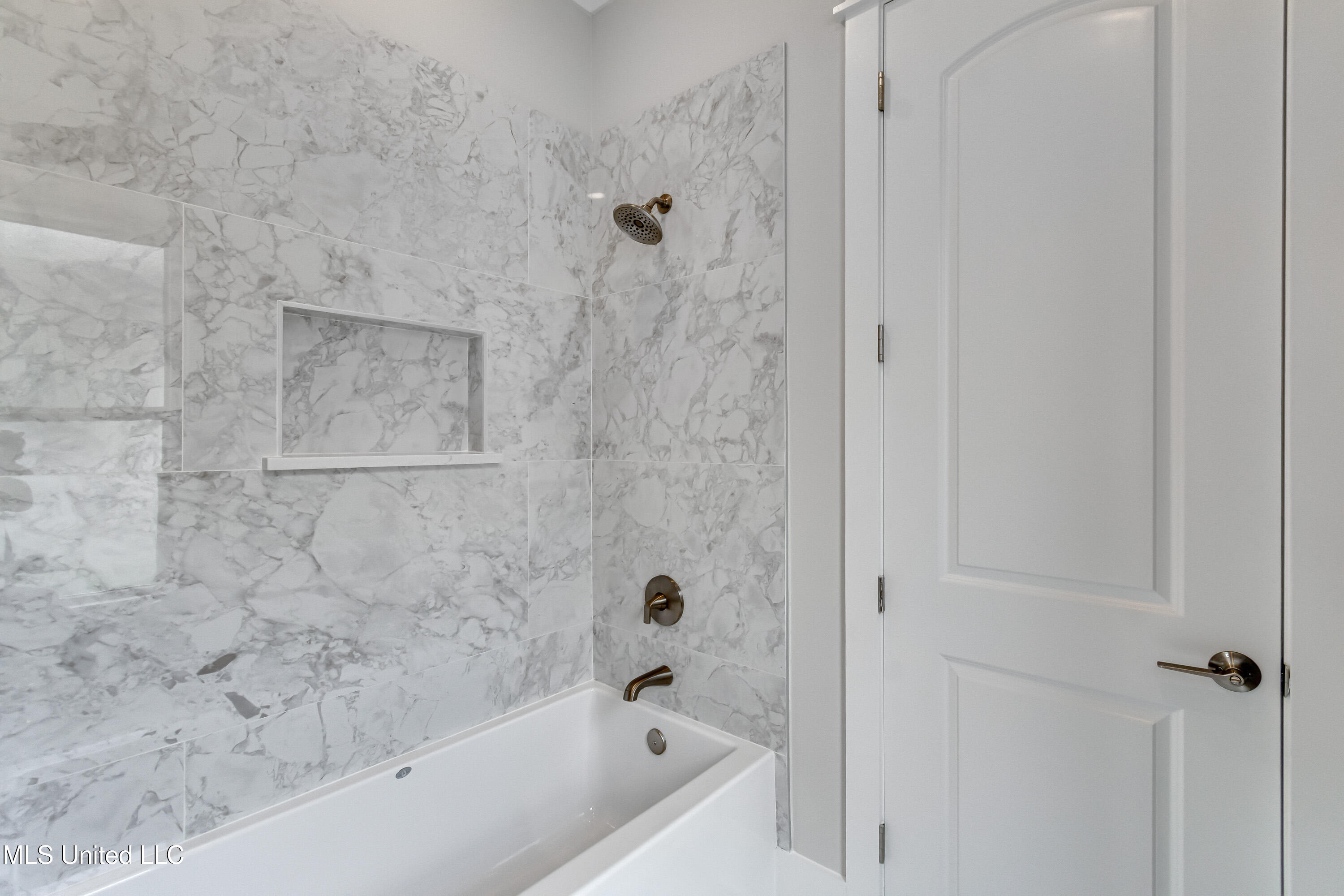 134 Genoa Drive, Unit LOT 124 Madison, MS 39110 - Photo 40 of 63 134 Genoa-32