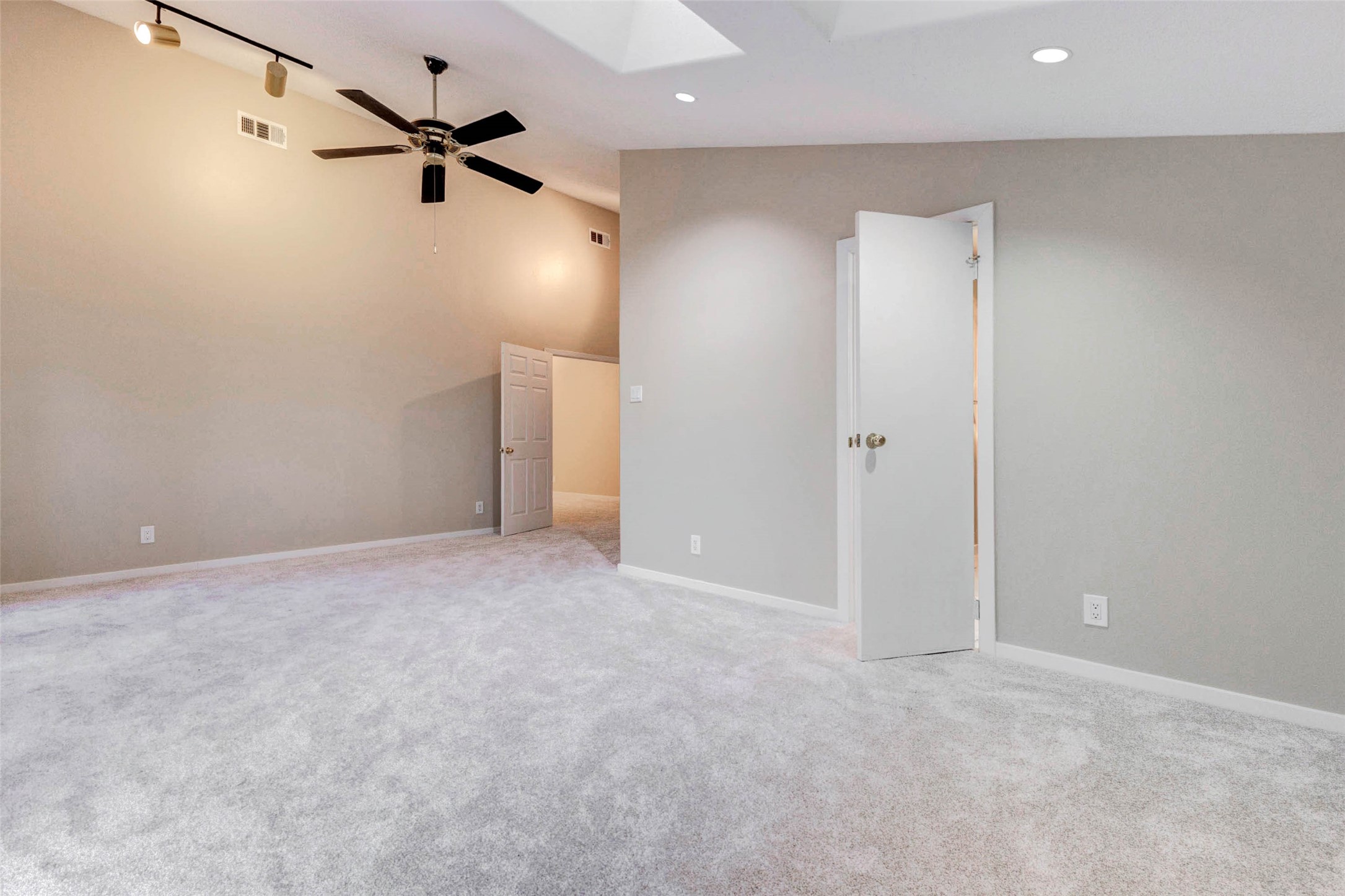 9650 Val Verde Street Houston, TX 77063 - Photo 35 of 50