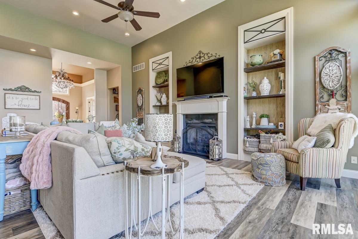 107 Linden Lane Springfield, IL 62712 - Photo 12 of 91 Gallery Image 12