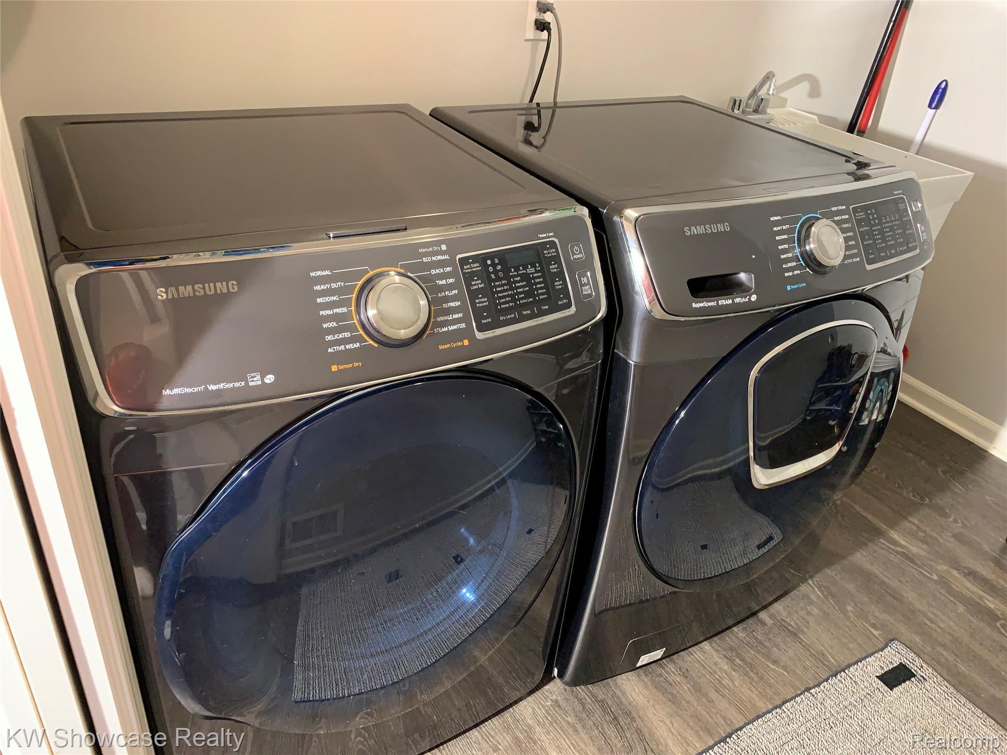 13115 22 Mile Road Utica, MI 48315 - Photo 30 of 34 Laundry.jpg