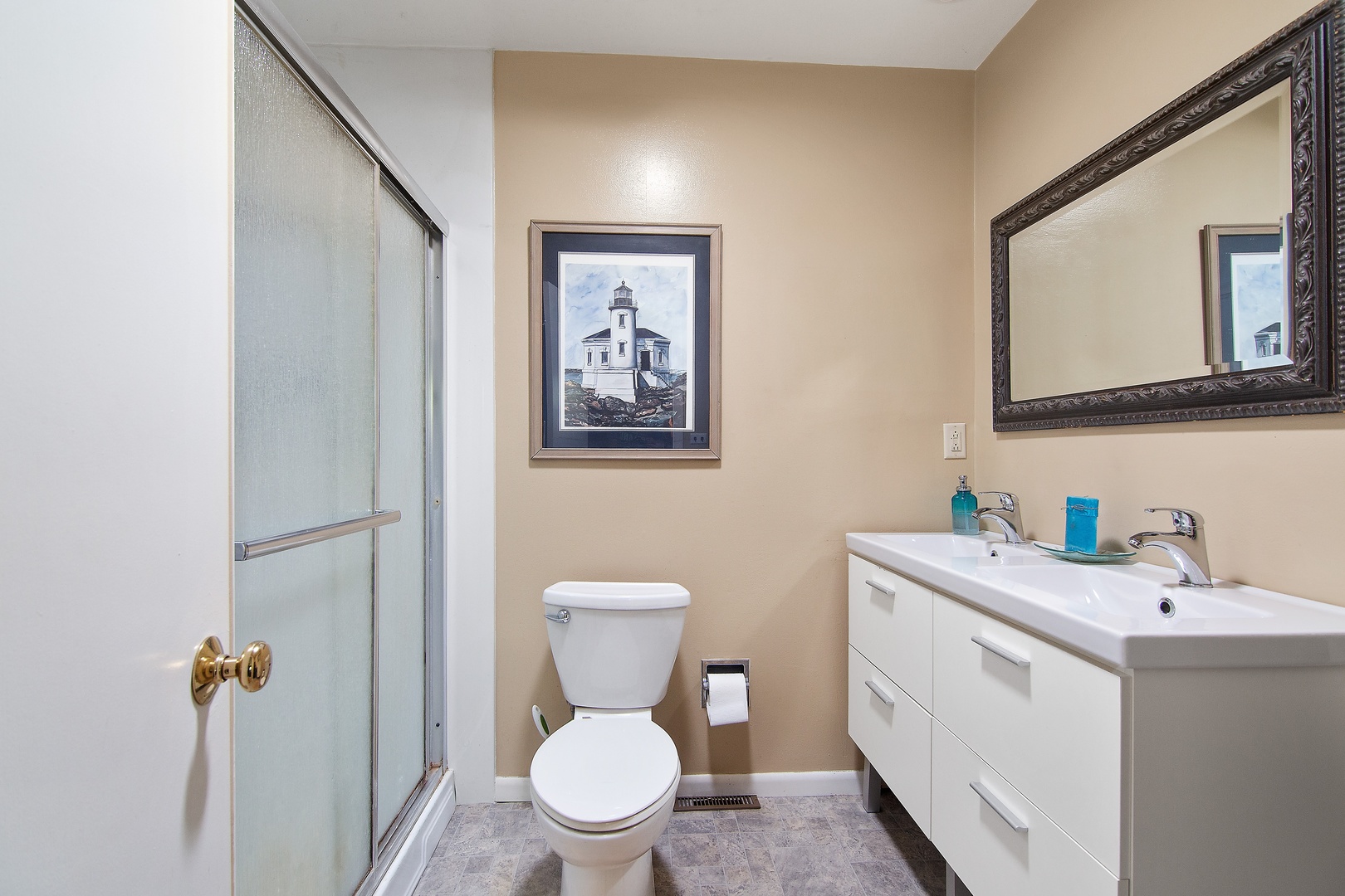936 Pebble Drive Wheeling, IL 60090 - Photo 12 of 27 a bathroom with a toilet sink and mirror