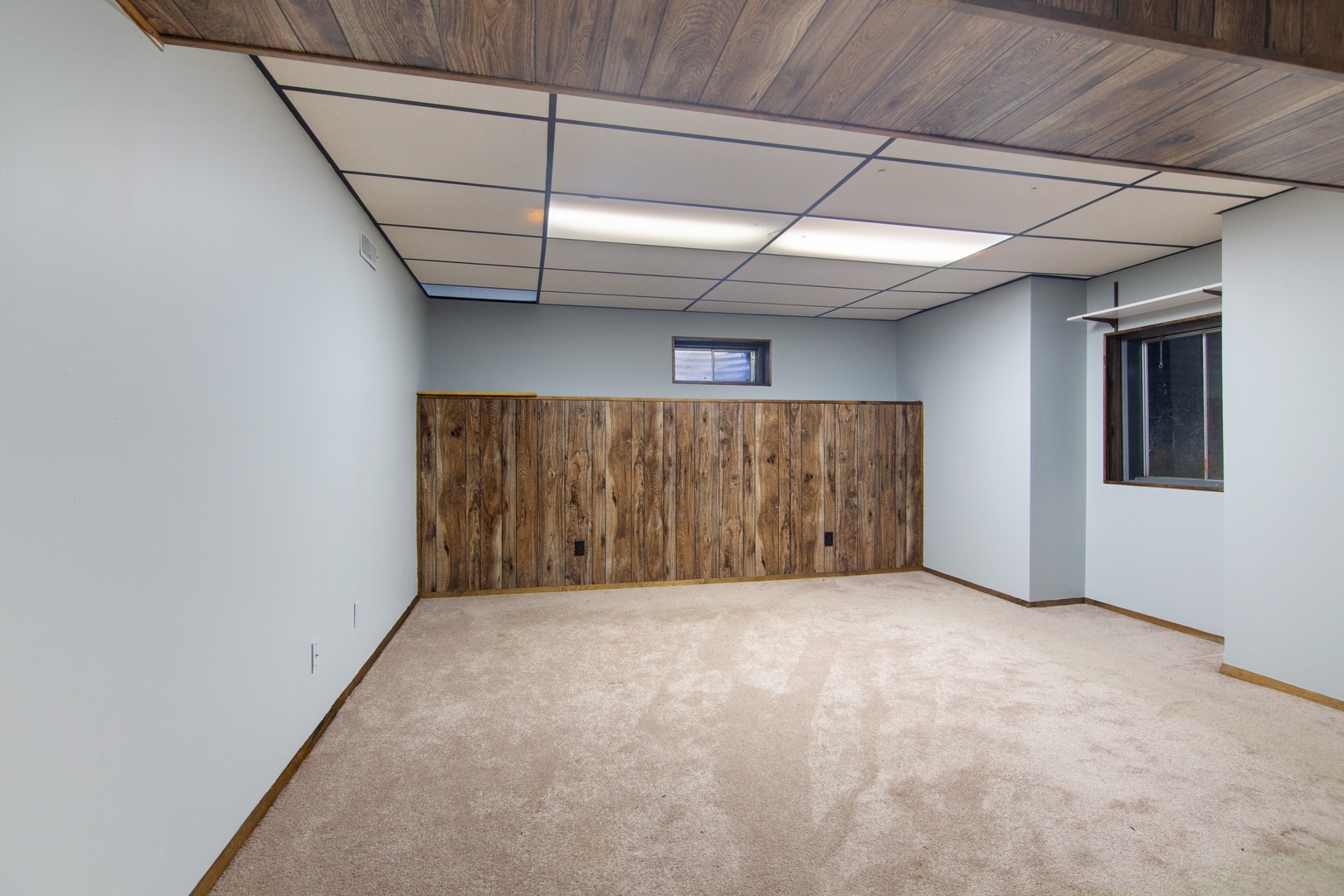 936 Pebble Drive Wheeling, IL 60090 - Photo 16 of 27 a view of an empty room
