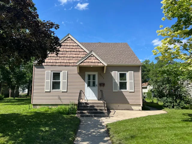 $194,900 | 3211 9th Street North, St. Cloud, MN 56303