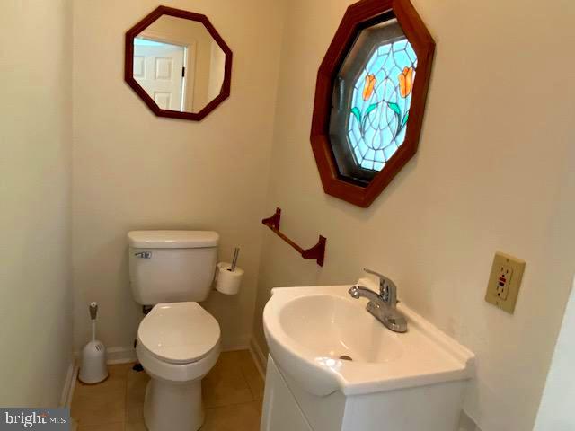 9 Creek Road Lumberton, NJ 08048 - Photo 16 of 26 Powder Room Off Kitchen