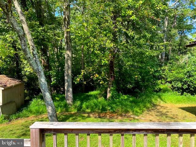 9 Creek Road Lumberton, NJ 08048 - Photo 6 of 26 Side deck toward side of house