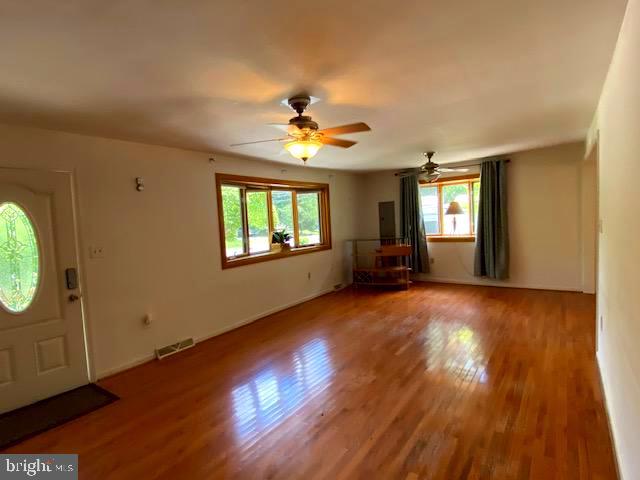 9 Creek Road Lumberton, NJ 08048 - Photo 10 of 26 Living Room