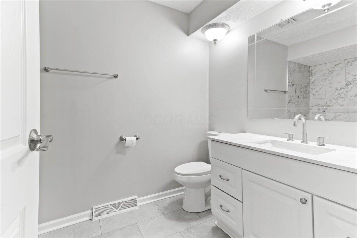 70 Timber Ridge Drive Pickerington, OH 43147 - Photo 17 of 38 17-Bath