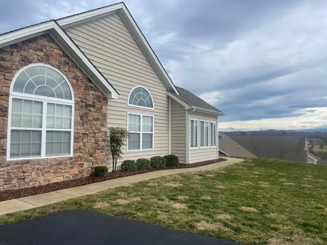 376 Villa View Point Johnson City, TN 37604 - Photo 3 of 29 Walkway to front door
