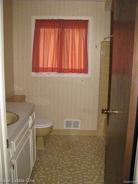 693 Rutgers Road Rochester, MI 48309 - Photo 3 of 5 IMG_4060.JPG