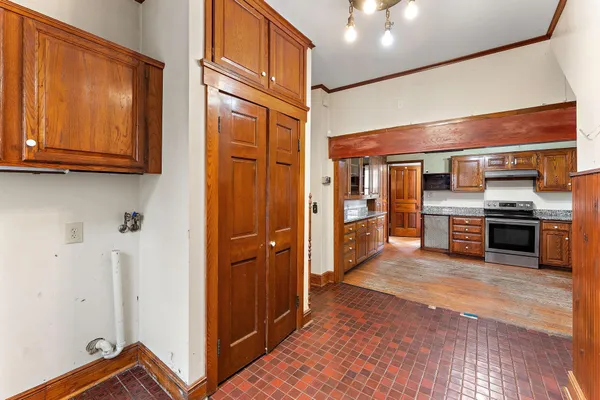 $725,000 | 231 Isabel Street West, St. Paul, MN 55107