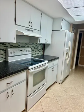 $2,600 | 11275 90th Terrace, Seminole, FL 33772