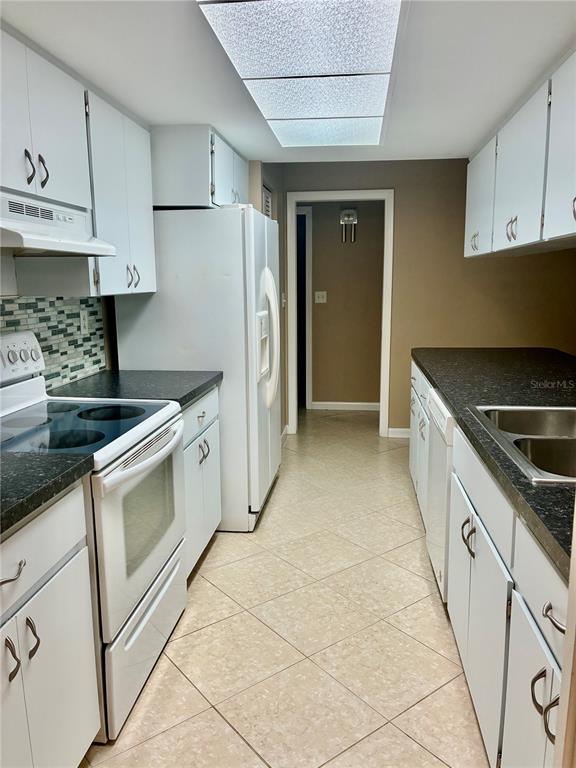 11275 90th Terrace Seminole, FL 33772 - Photo 4 of 15