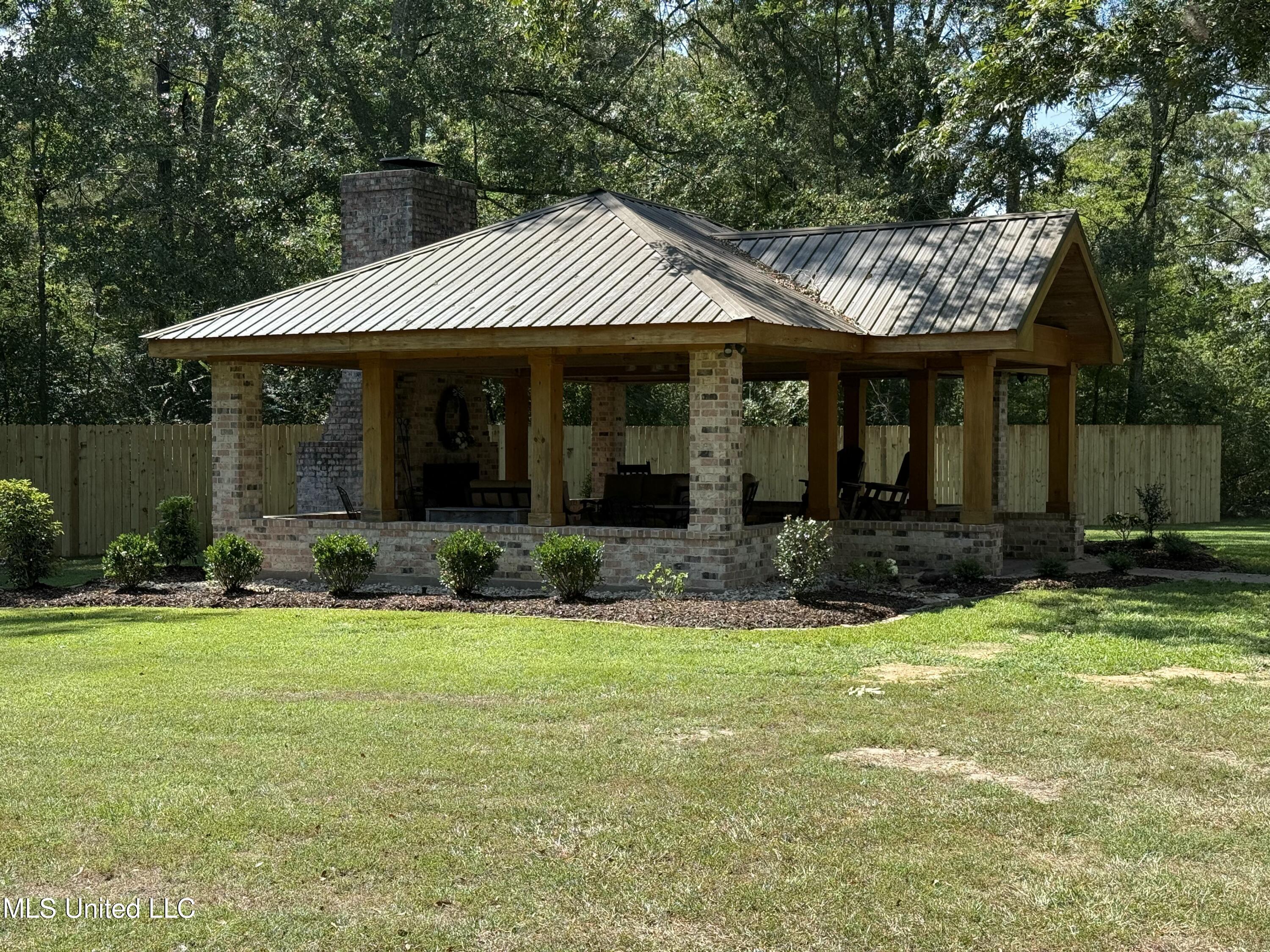 970 Greenview Trail Northeast Brookhaven, MS 39601 - Photo 27 of 36 IMG_1122