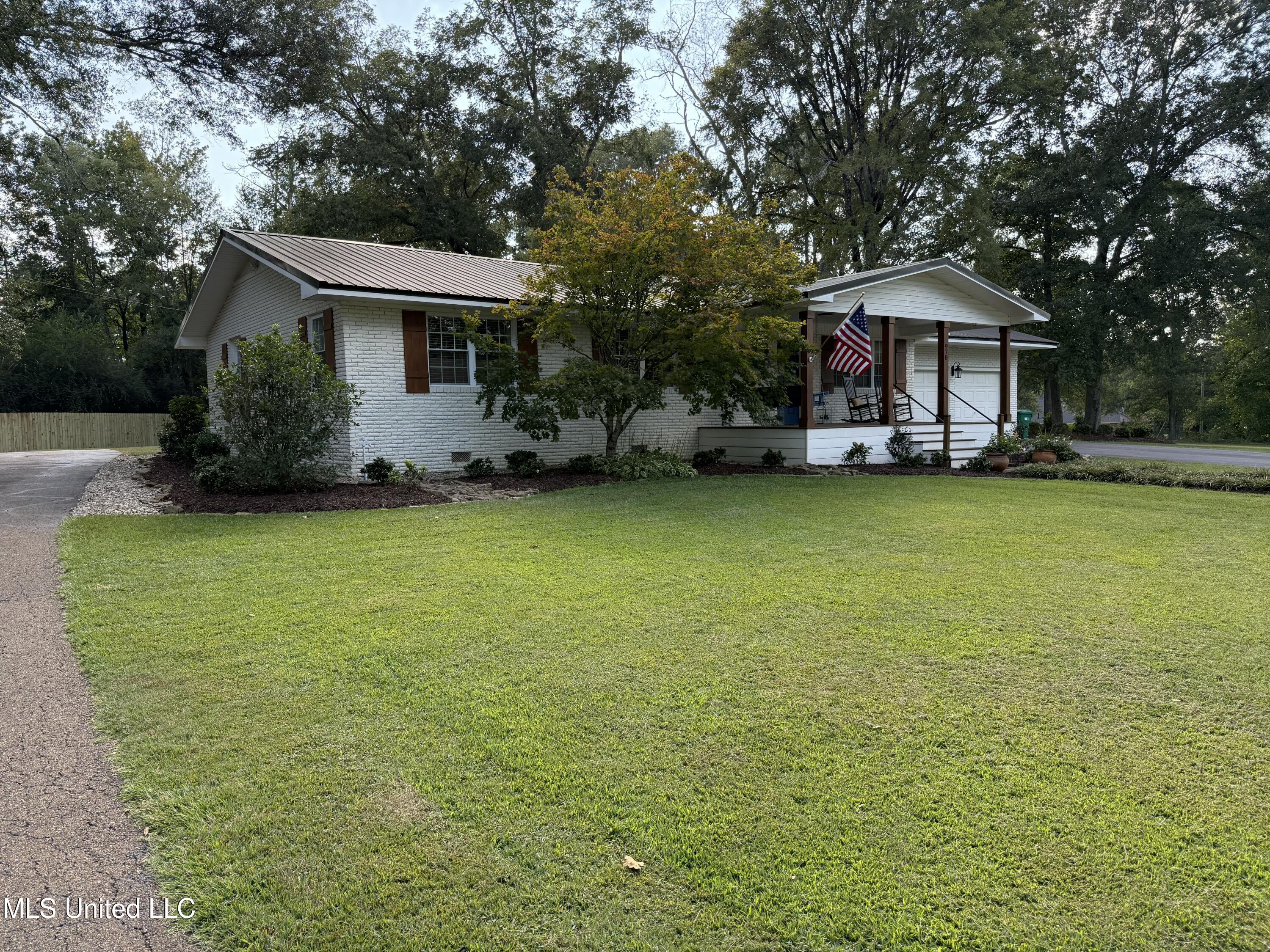 970 Greenview Trail Northeast Brookhaven, MS 39601 - Photo 3 of 36 IMG_1157