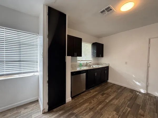 $1,945 | 3422 East Taylor Street, Phoenix, AZ 85008