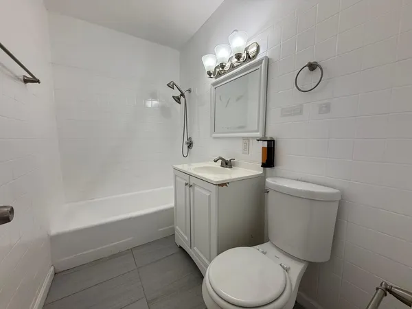 $1,945 | 3422 East Taylor Street, Phoenix, AZ 85008