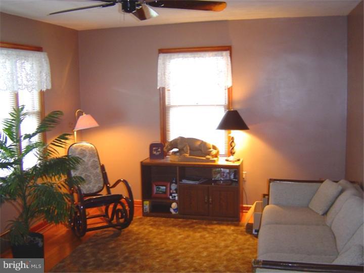 813 Cameron Street Shillington, PA 19607 - Photo 2 of 14 Living Room
