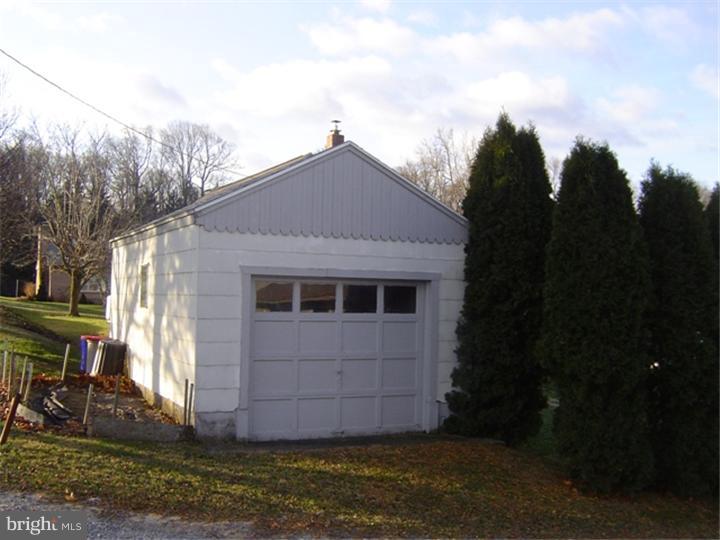 813 Cameron Street Shillington, PA 19607 - Photo 12 of 14 Garage