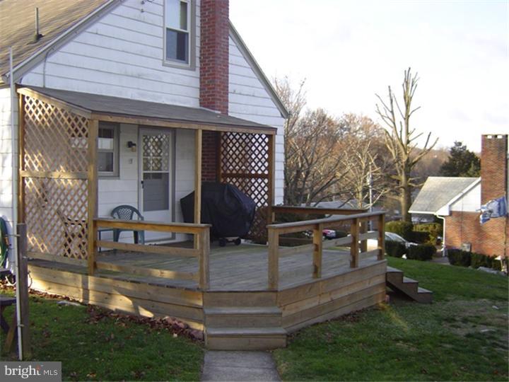 813 Cameron Street Shillington, PA 19607 - Photo 5 of 14 Deck