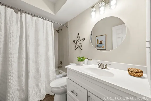 $439,000 | 6890 West Avenue, Hanover Park, IL 60133