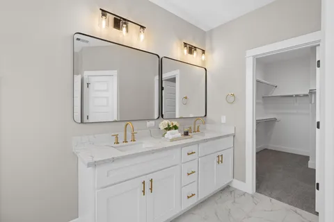 $369,900 | 5826 Highland Sun Lane, Houston, TX 77091