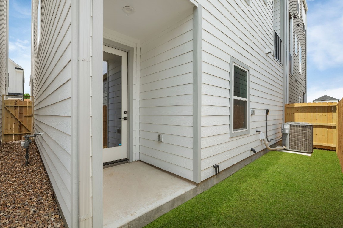 5826 Highland Sun Lane Houston, TX 77091 - Photo 38 of 42