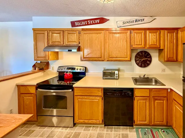 $725,000 | 23 White Cap Village Road, Unit A202/203, Newry, ME 04261