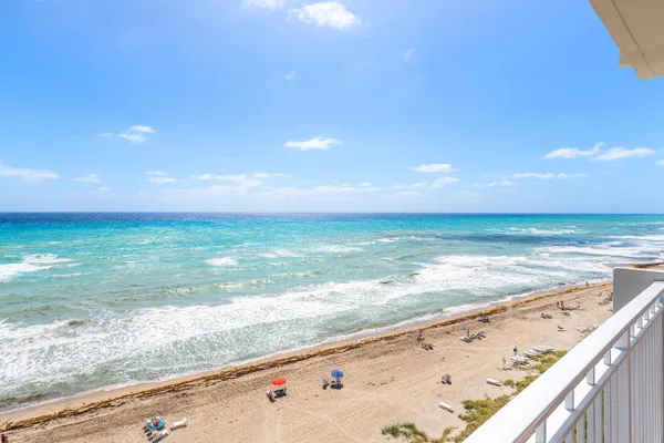 $869,000 | 3301 South Ocean Boulevard, Unit 810, Highland Beach, FL 33487