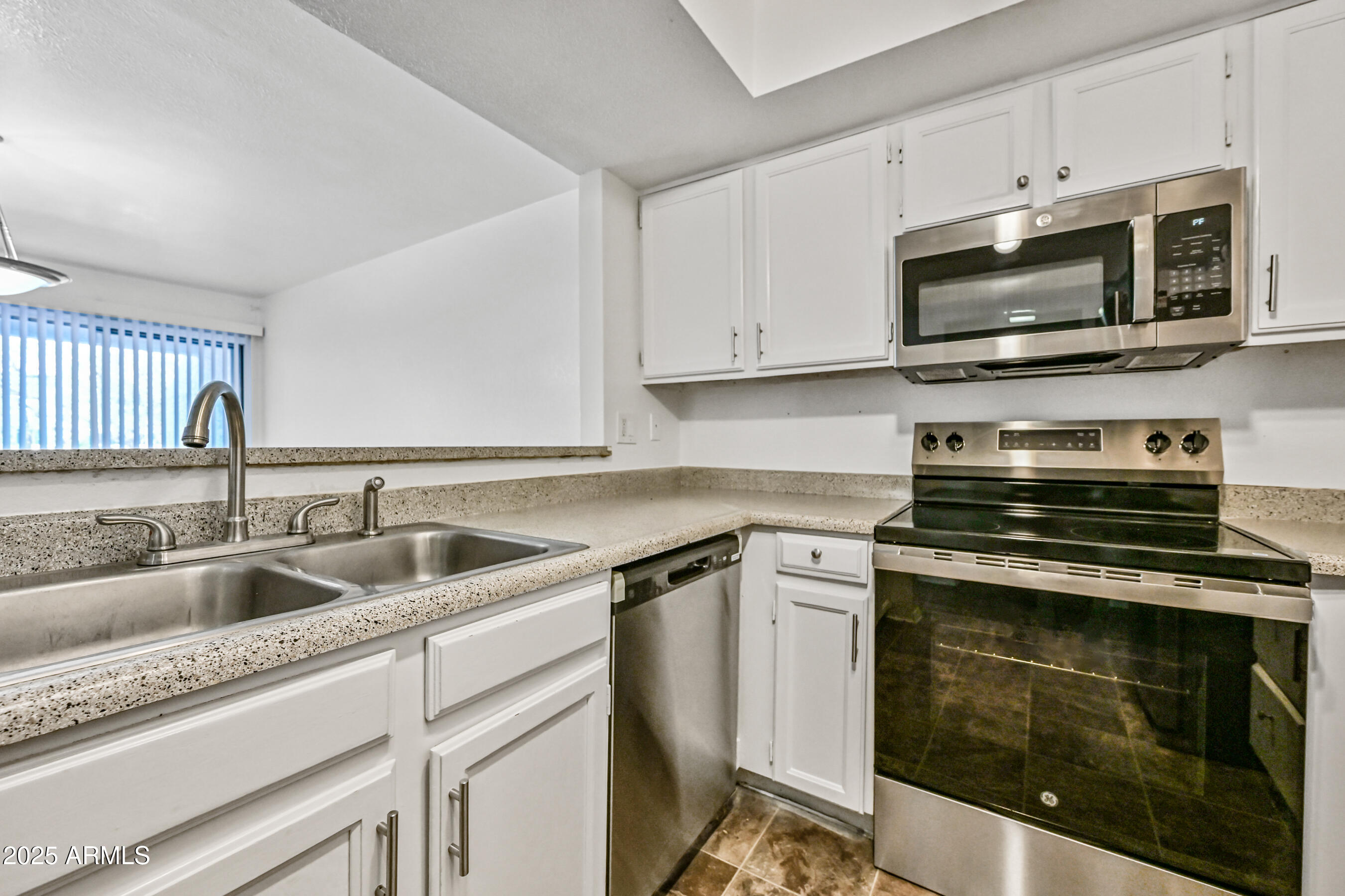 1331 West Baseline Road, Unit 219 Mesa, AZ 85202 - Photo 13 of 30 13-1331WBR219-ocupix