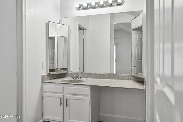 $1,900 | 1331 West Baseline Road, Unit 219, Mesa, AZ 85202