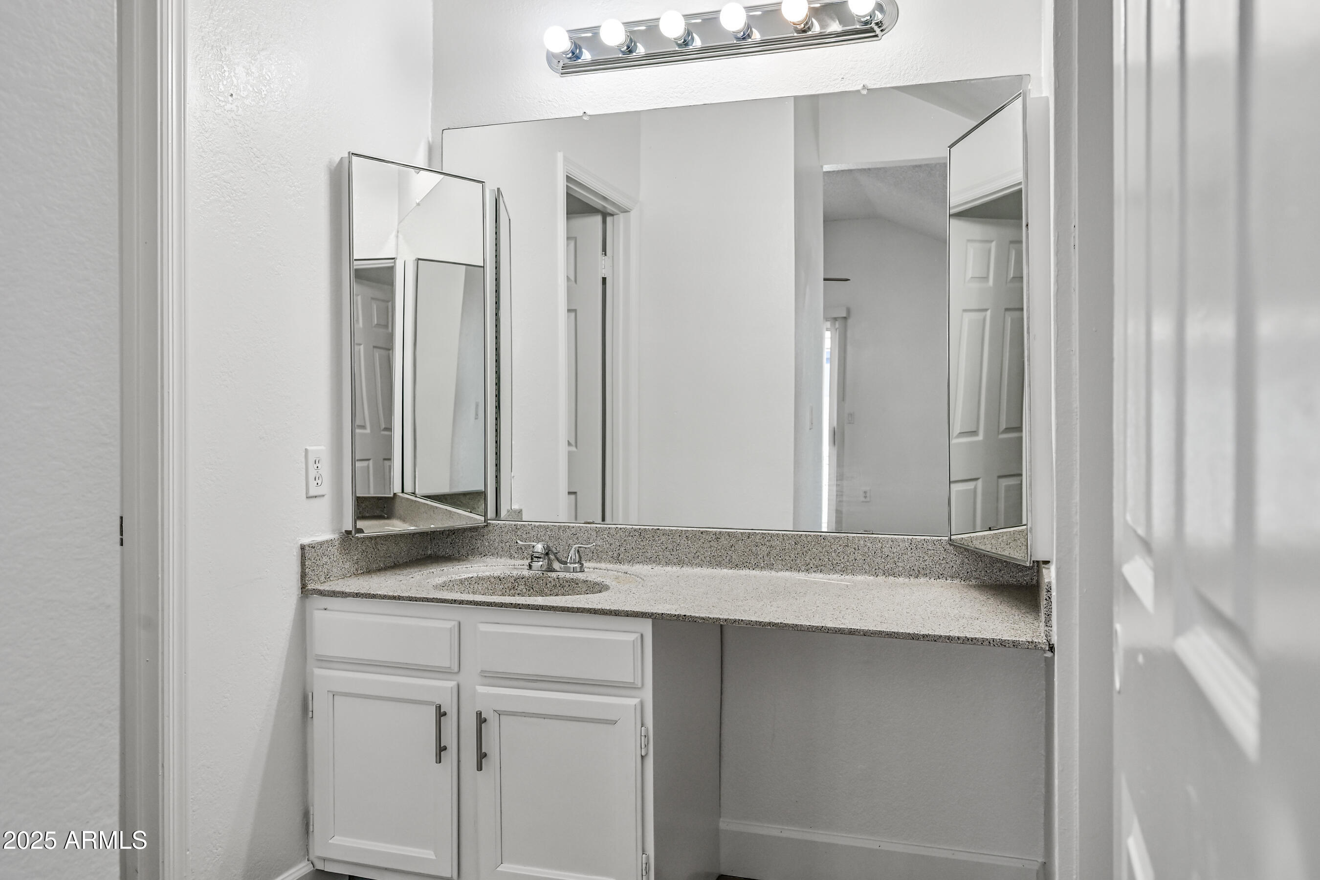 1331 West Baseline Road, Unit 219 Mesa, AZ 85202 - Photo 21 of 30 21-1331WBR219-ocupix