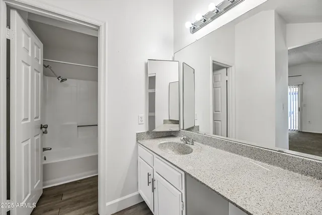 $1,900 | 1331 West Baseline Road, Unit 219, Mesa, AZ 85202