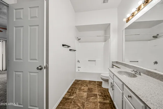 $1,900 | 1331 West Baseline Road, Unit 219, Mesa, AZ 85202