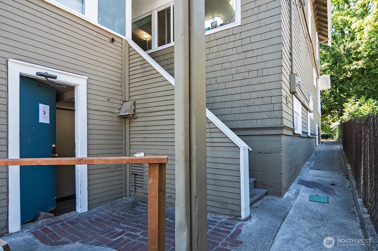 4738 17th Avenue Northeast Seattle, WA 98105 - Photo 25 of 32